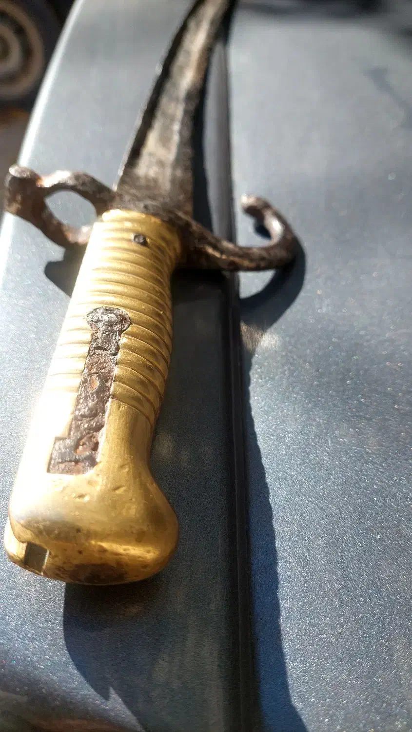 شمشیر عتیقه قدمتش مال جنگ جهانی اوله|کلکسیون اشیاء عتیقه|کرمانشاه, |دیوار