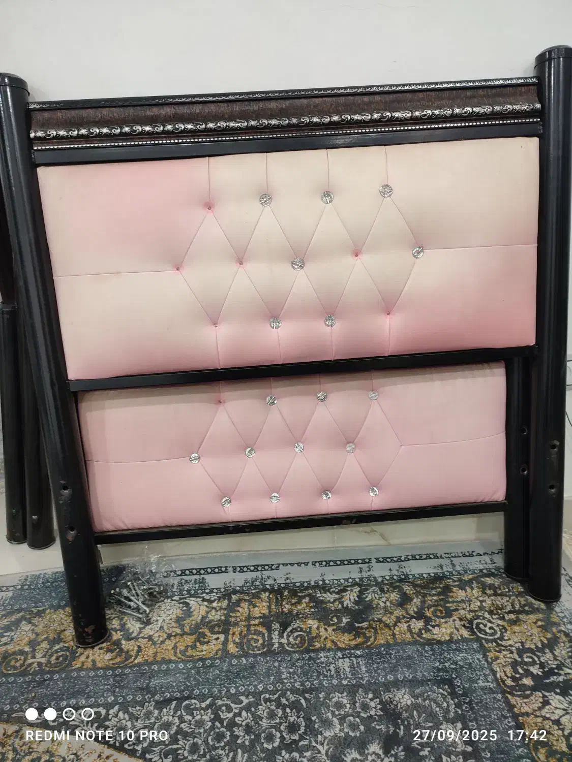 تخت فلزی پوما و طرح چرم دخترونه|تخت و سرویس خواب|رشت, پل تالشان|دیوار