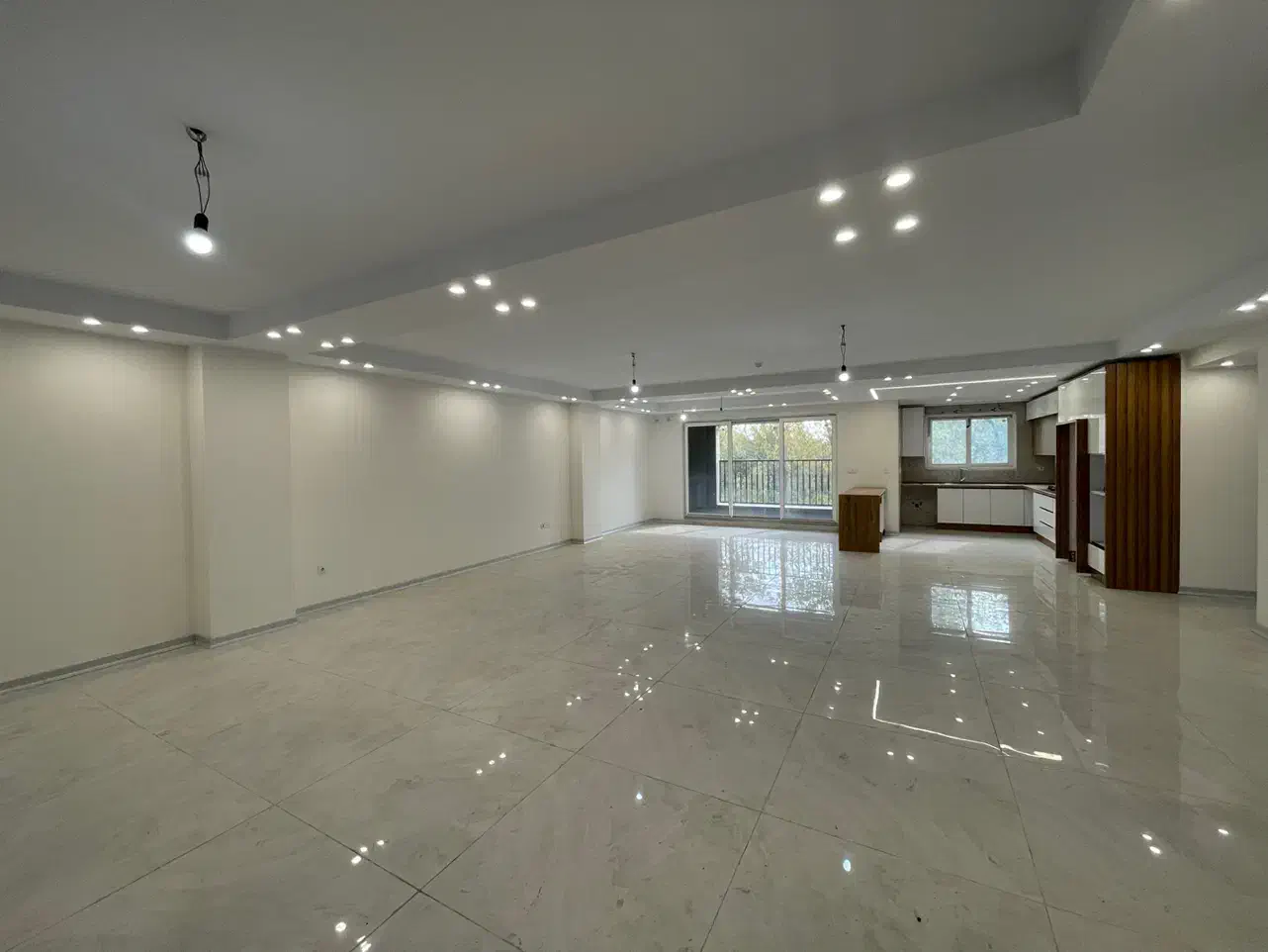 واحد آپارتمان ۲۰۰ متری ، نوساز ، سروستان پاسداران