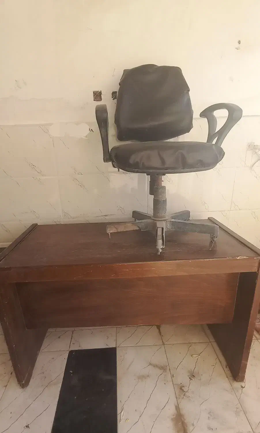 میز صندلی|دفتر کار|زابل, |دیوار