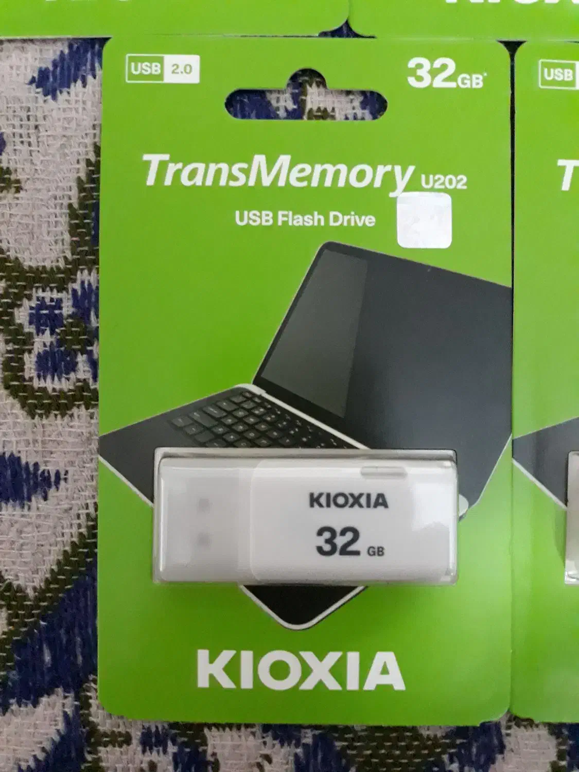فلش مموری ۳۲ گیگابایت کیوکسیا مدل U202 USB 2.0|قطعات و لوازم جانبی رایانه|تهران, شهرک ولیعصر شمالی|دیوار