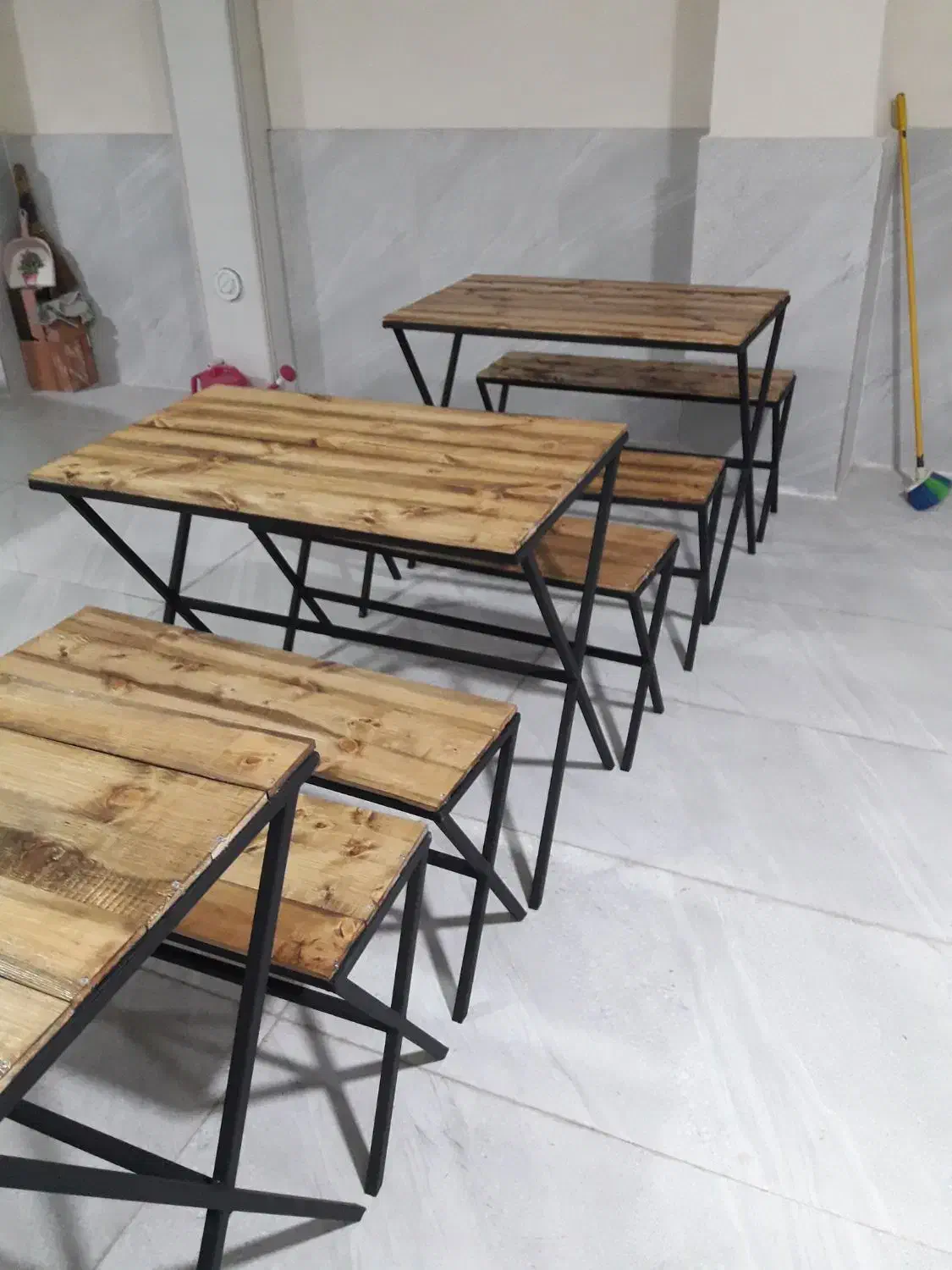 میز و صندلی کافه ای و تخت سنتی|میز و صندلی غذاخوری|ساری, |دیوار