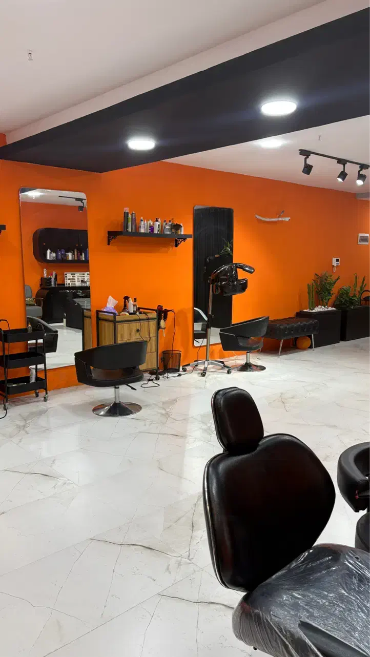 جذب نیرو در سالن زیبایی و آموزشگاه نورا بیوتی|خدمات آرایشگری و زیبایی|بندرعباس, |دیوار