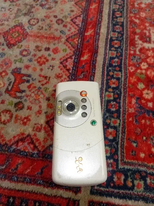 sonyEricsson W810|موبایل|اندیشه, اندیشه فاز ۱|دیوار