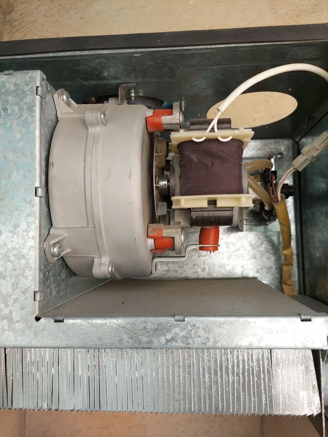 پکیج دیواری ایران رادیاتور دست دوم|آبگرمکن، پکیج، شوفاژ|تهران, نارمک|دیوار