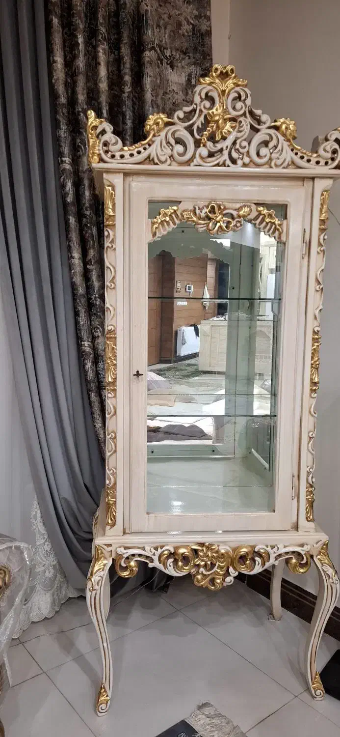 ویترین کاملا تمیز سه سال خریدعروس بوده|بوفه، ویترین، کنسول|برخوار, |دیوار