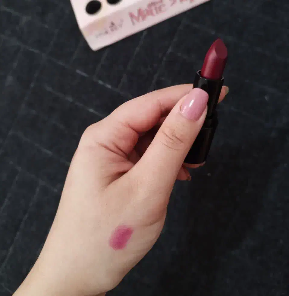 رژهای جامد و مایع جذاب و باکیفیت|آرایشی، بهداشتی، درمانی|شاهین‌شهر, اقبال لاهوری|دیوار