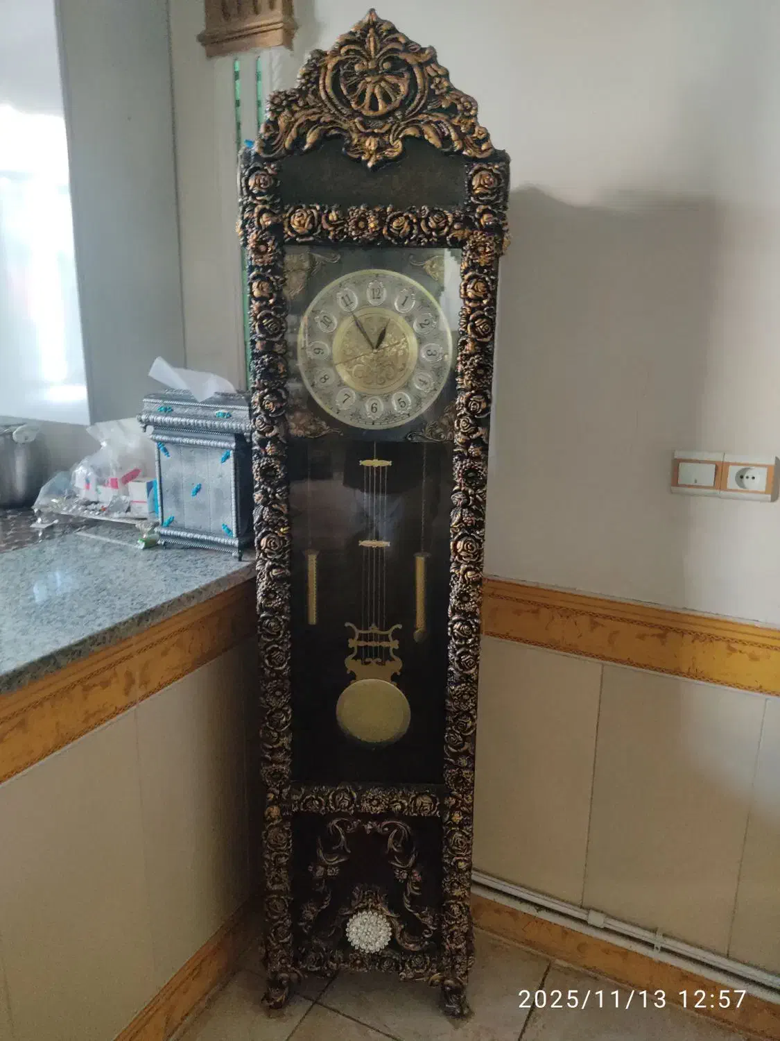 بوفه و ساعت در حد خیلی نو قهوه ای خوشرنگ|ساعت دیواری و تزئینی|اسلامآباد غرب, |دیوار