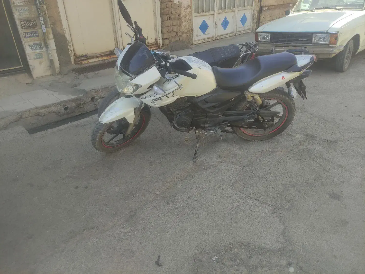موتورآپاچی ۱۸۰مدل ۸۹|موتورسیکلت|قم, سید معصوم|دیوار