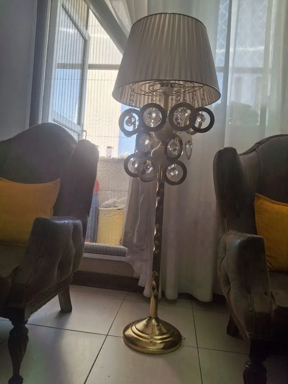 آباژور کاملا سالم بدون خط وخش|چراغ خواب و آباژور|رباط‌کریم, رباط‌کریم|دیوار