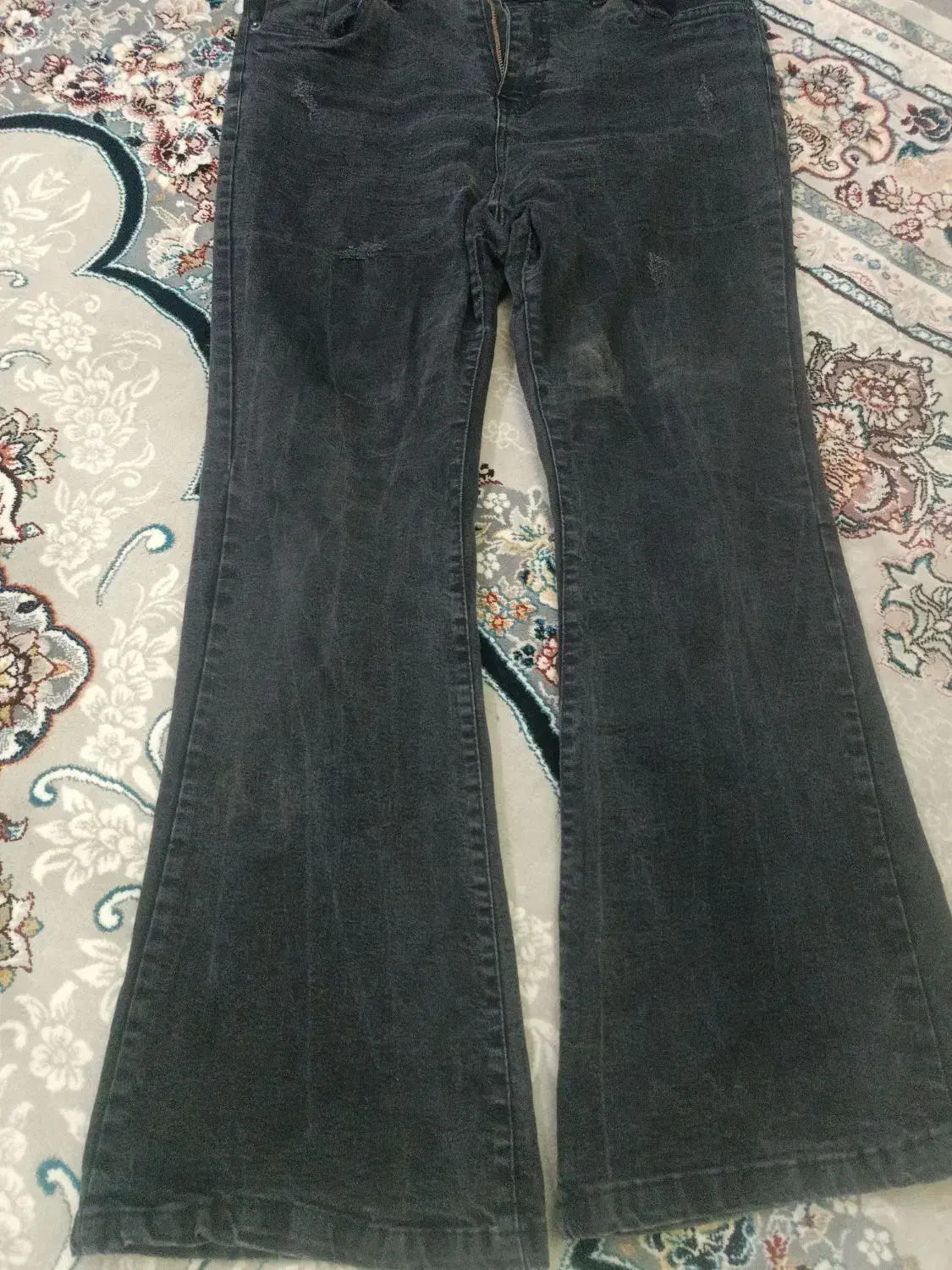 شلوار لی دمپا سالم فقد ۱۰۰ تومن مفت|لباس|قم, محمد آباد|دیوار