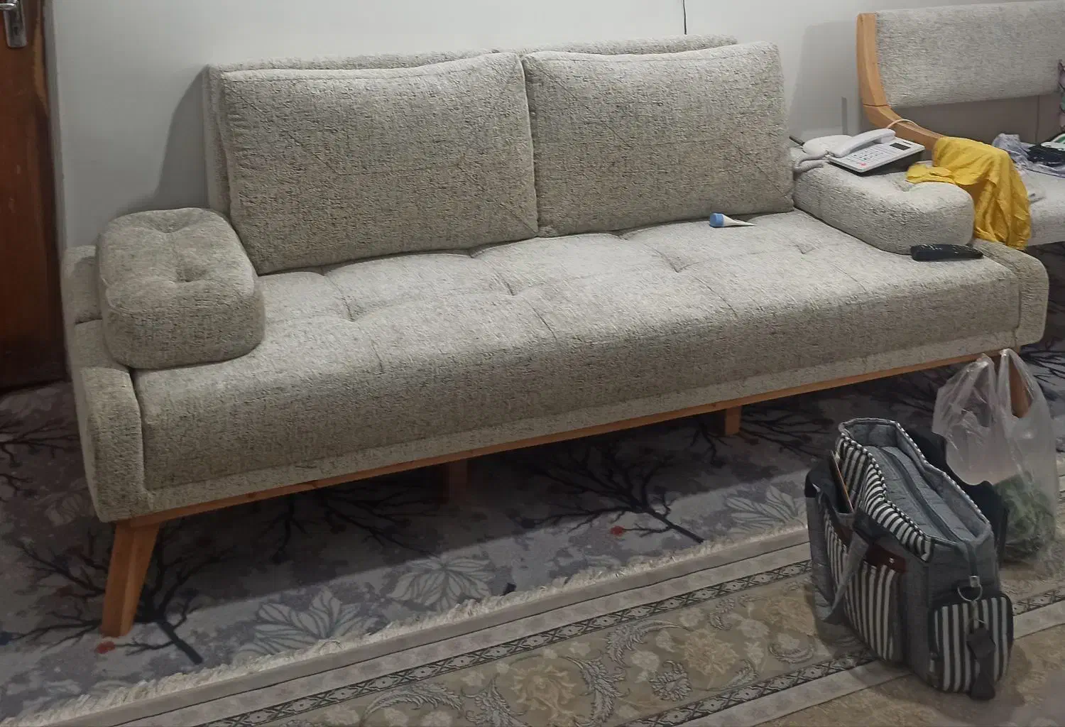 یک عدد مبل سه نفره نو|مبلمان خانگی و میز عسلی|سنندج, |دیوار