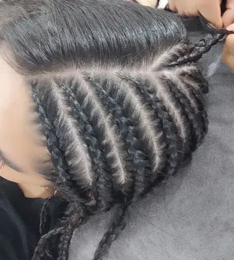 کاشت ناخن وبافت مو|خدمات آرایشگری و زیبایی|خرم‌آباد, |دیوار