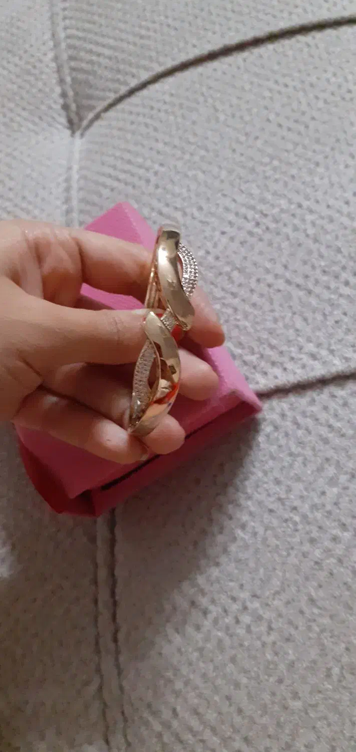 دستبند النگویی|بدلیجات|قدس, شهر‌قدس|دیوار