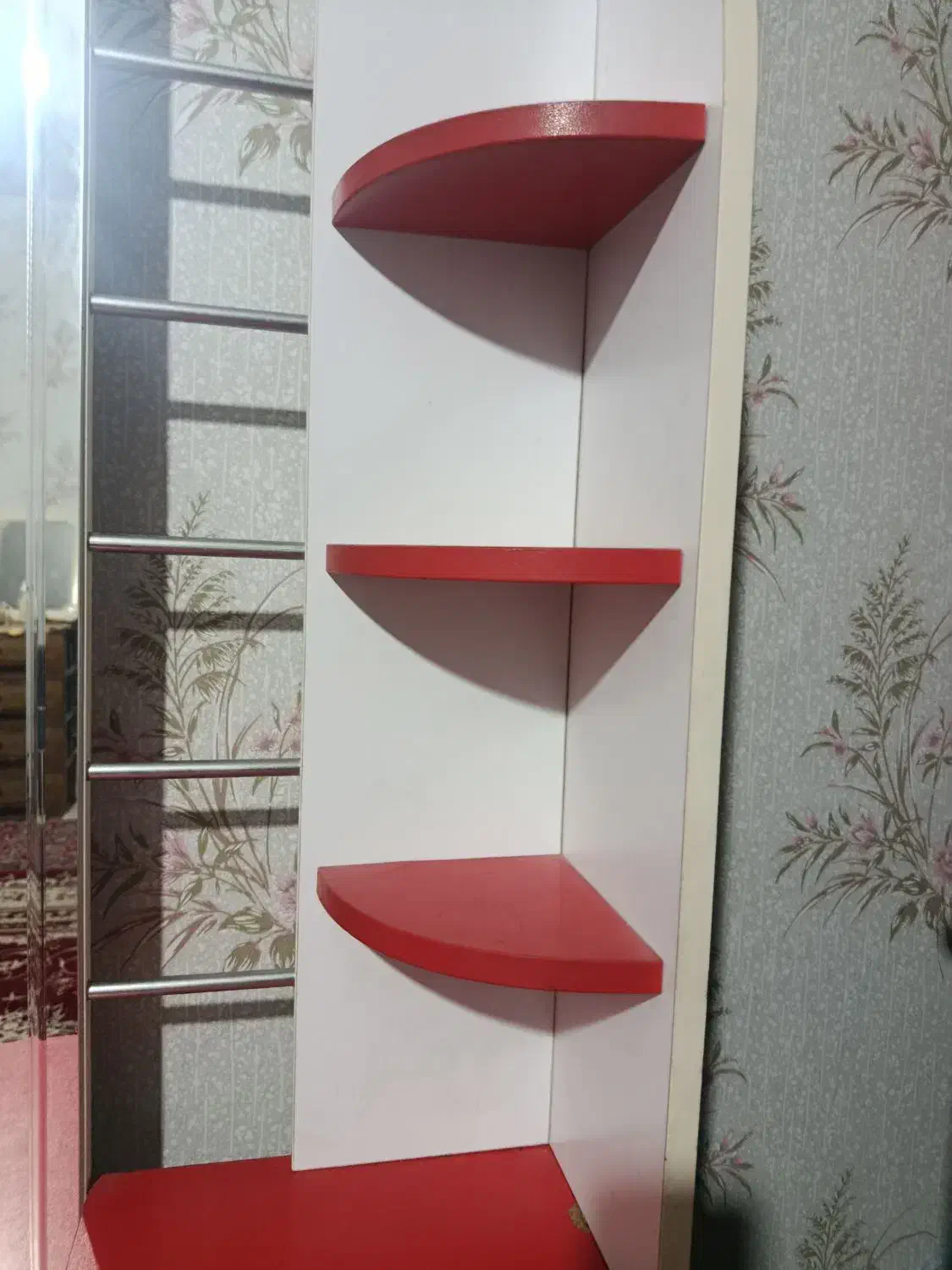 میز آرایش|تخت و سرویس خواب|رباط‌کریم, رباط‌کریم|دیوار