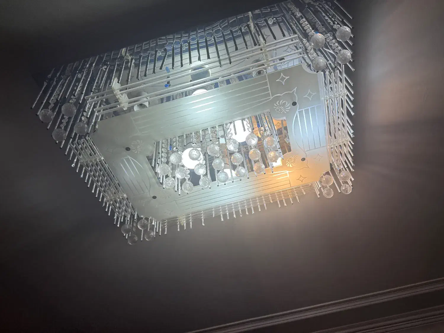 لوستر|لوستر و چراغ آویز|رشت, پارک شهر|دیوار