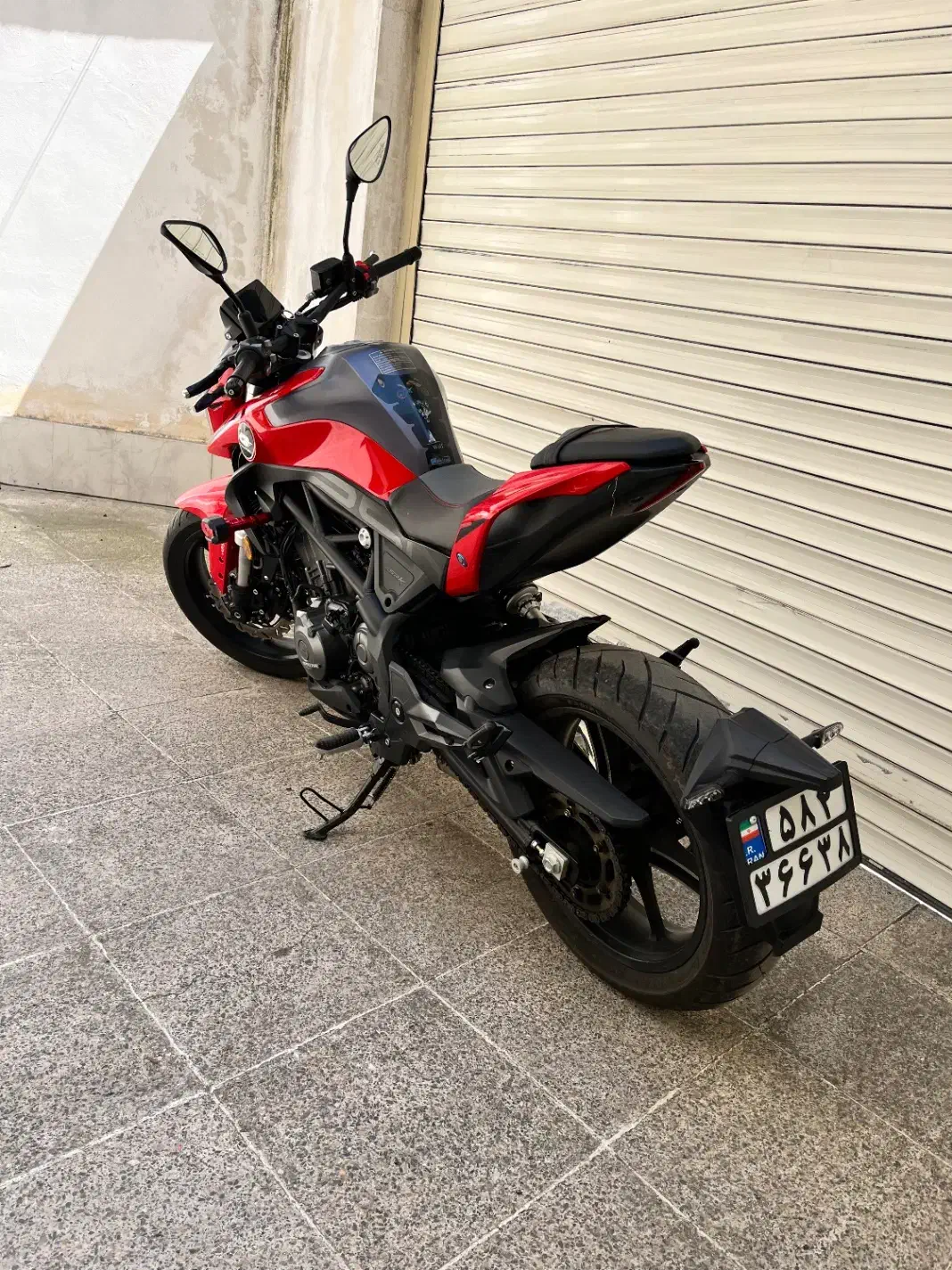 کیوجی ۲۵۰ جفت سیلندر|موتورسیکلت|تالش, هشتپر|دیوار