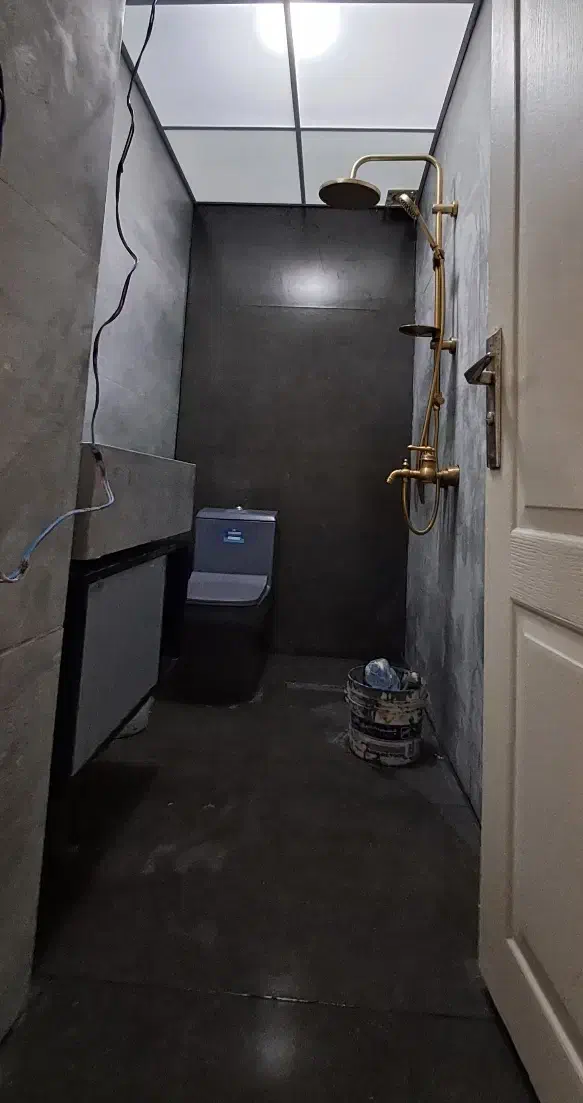 بازسازی/رفع نشتی و نم گیری توالت و حمام / ایزوگام|خدمات پیشه و مهارت|هشتگرد, فاز ۱ مهستان|دیوار