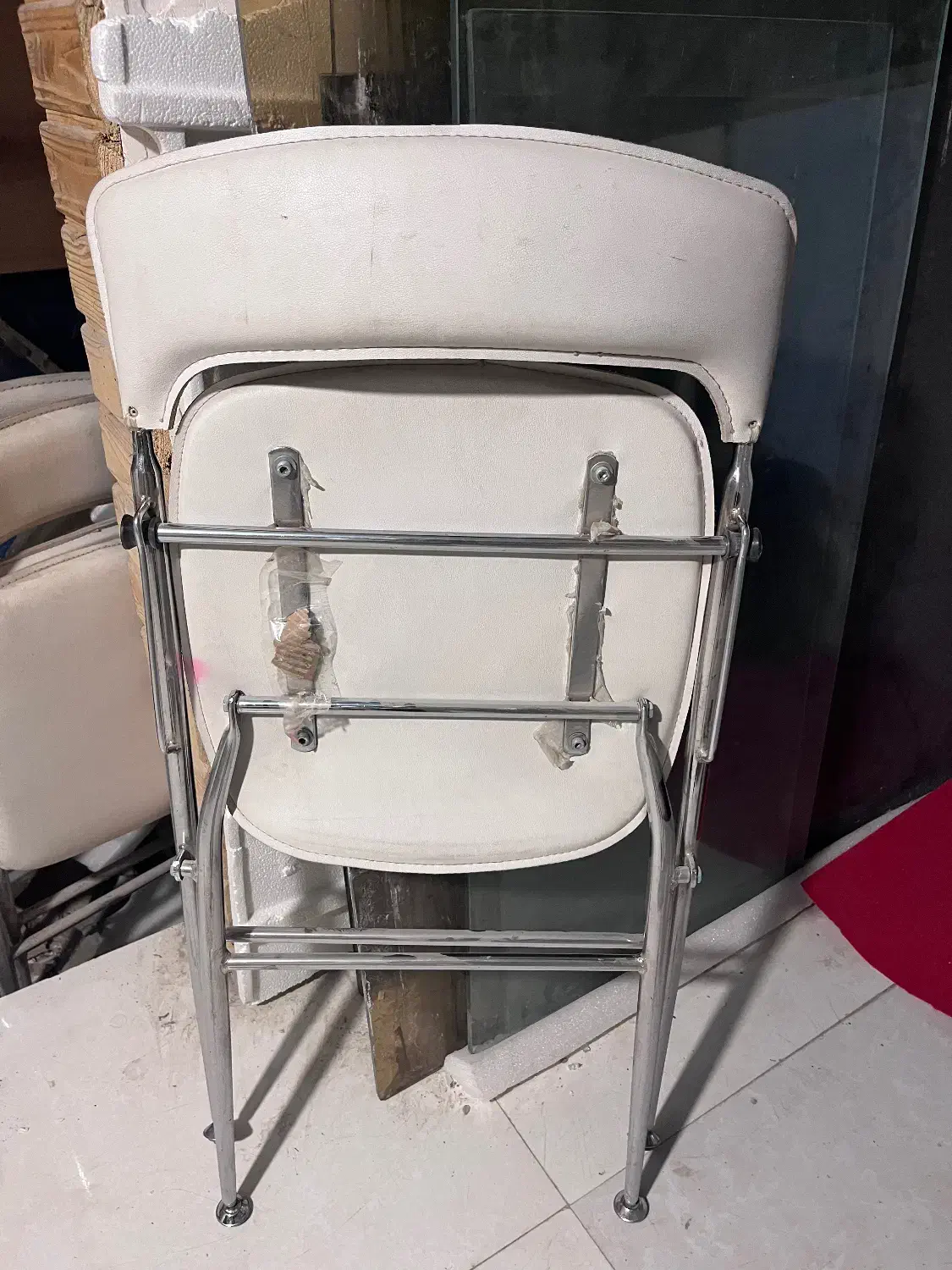 صندلی تاشو|صندلی و نیمکت|مشهد, آبکوه|دیوار