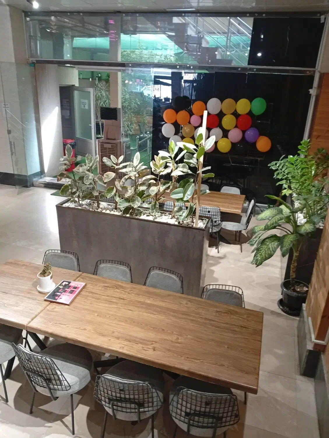 آقا و خانم جهت کار در کانتر و صندوق و آشپزخانه|استخدام خدمات فروشگاه و رستوران|ورامین, ورامین|دیوار