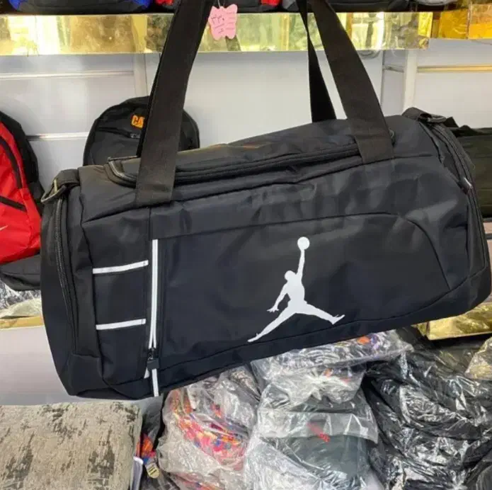 ساک ورزشی های جاکفشی دار و سه کاره|کیف، کفش، کمربند|شیراز, شاهچراغ|دیوار