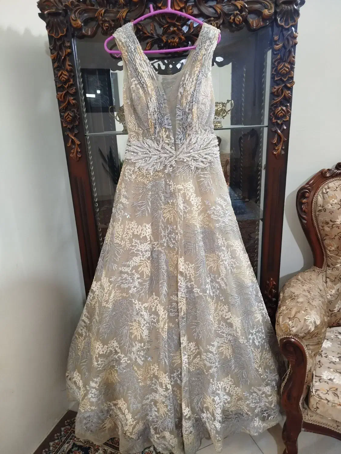 لباس مجلسی|لباس|مشهد, الهیه|دیوار