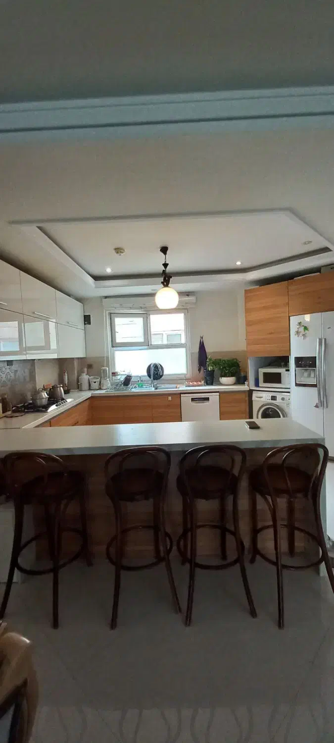 ۱۶۰متر،اقدسیه خیابان صنایع،طبقه بالا،دو پارکینگ