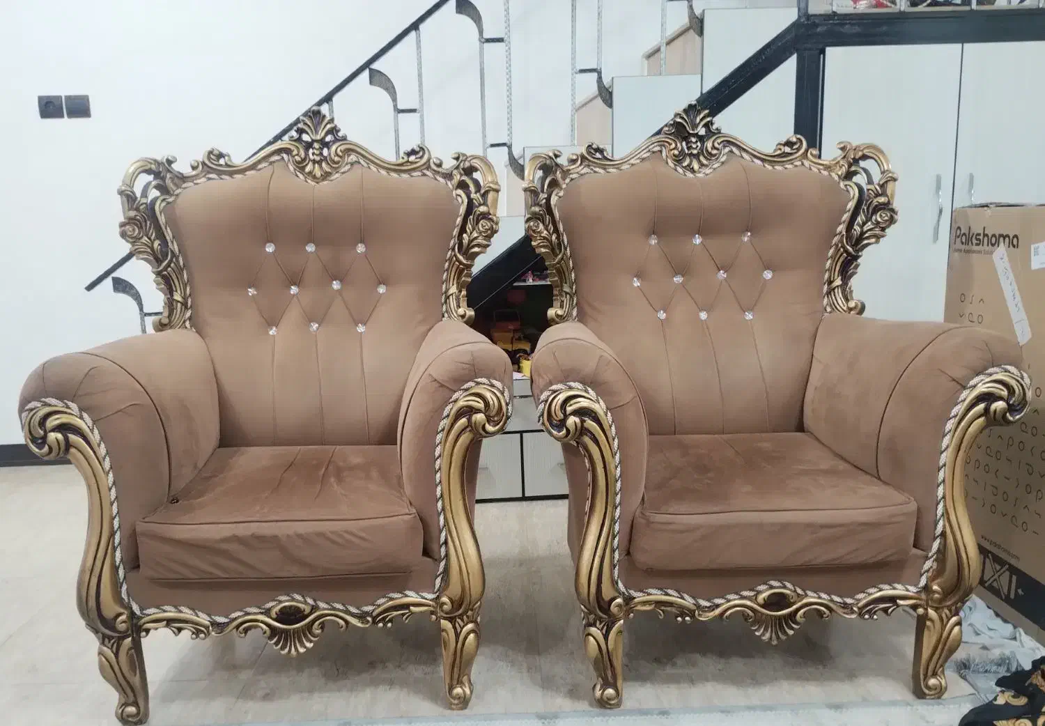 مبل هفت نفره در حد نو|مبلمان خانگی و میز عسلی|رشت, گلزاران|دیوار