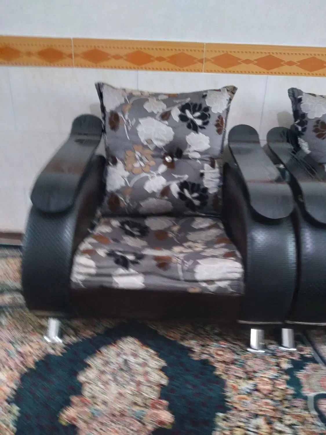 مبلمان|مبلمان خانگی و میز عسلی|اقبالیه, |دیوار