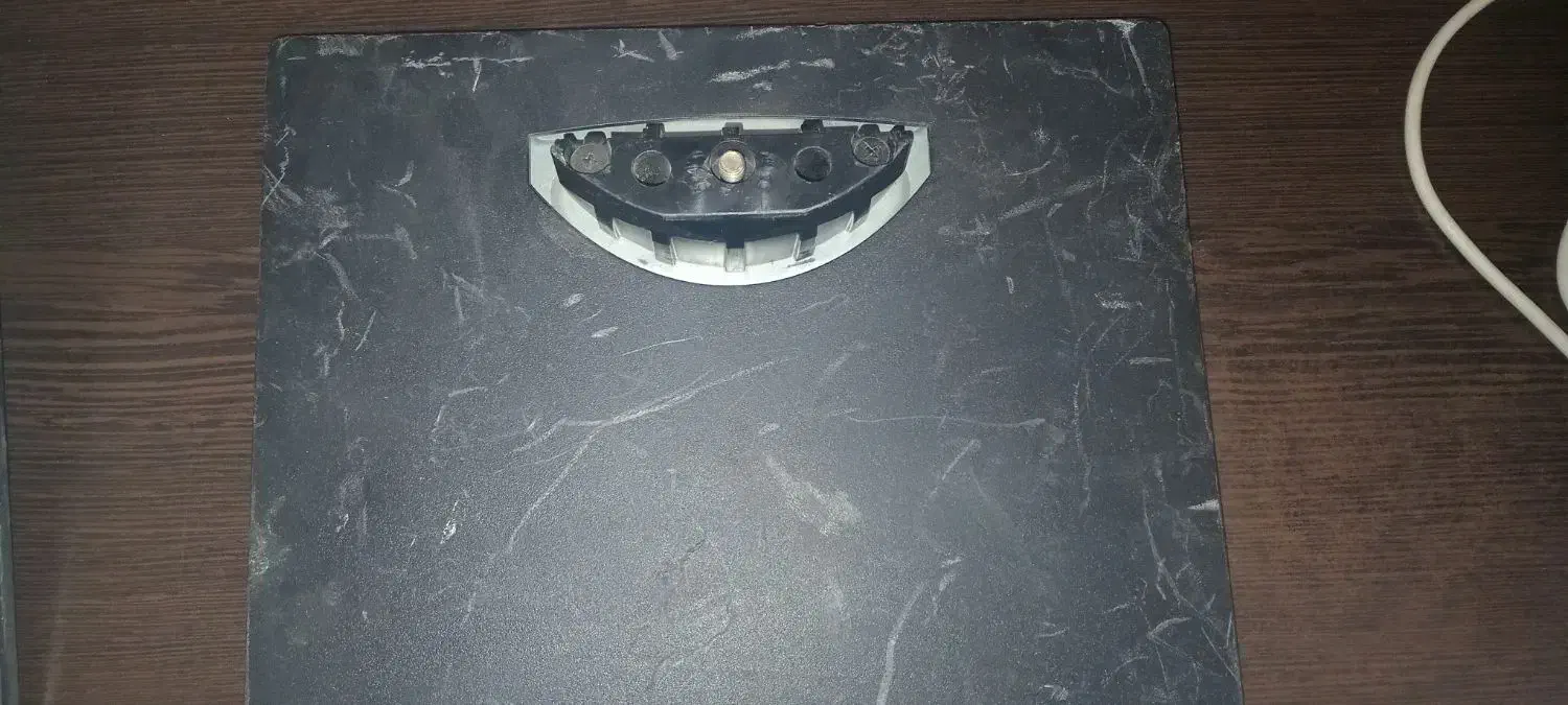 تعدادی پایه کف پایه های اسانسوری مانیتور|قطعات و لوازم جانبی رایانه|شیراز, احمدآباد|دیوار