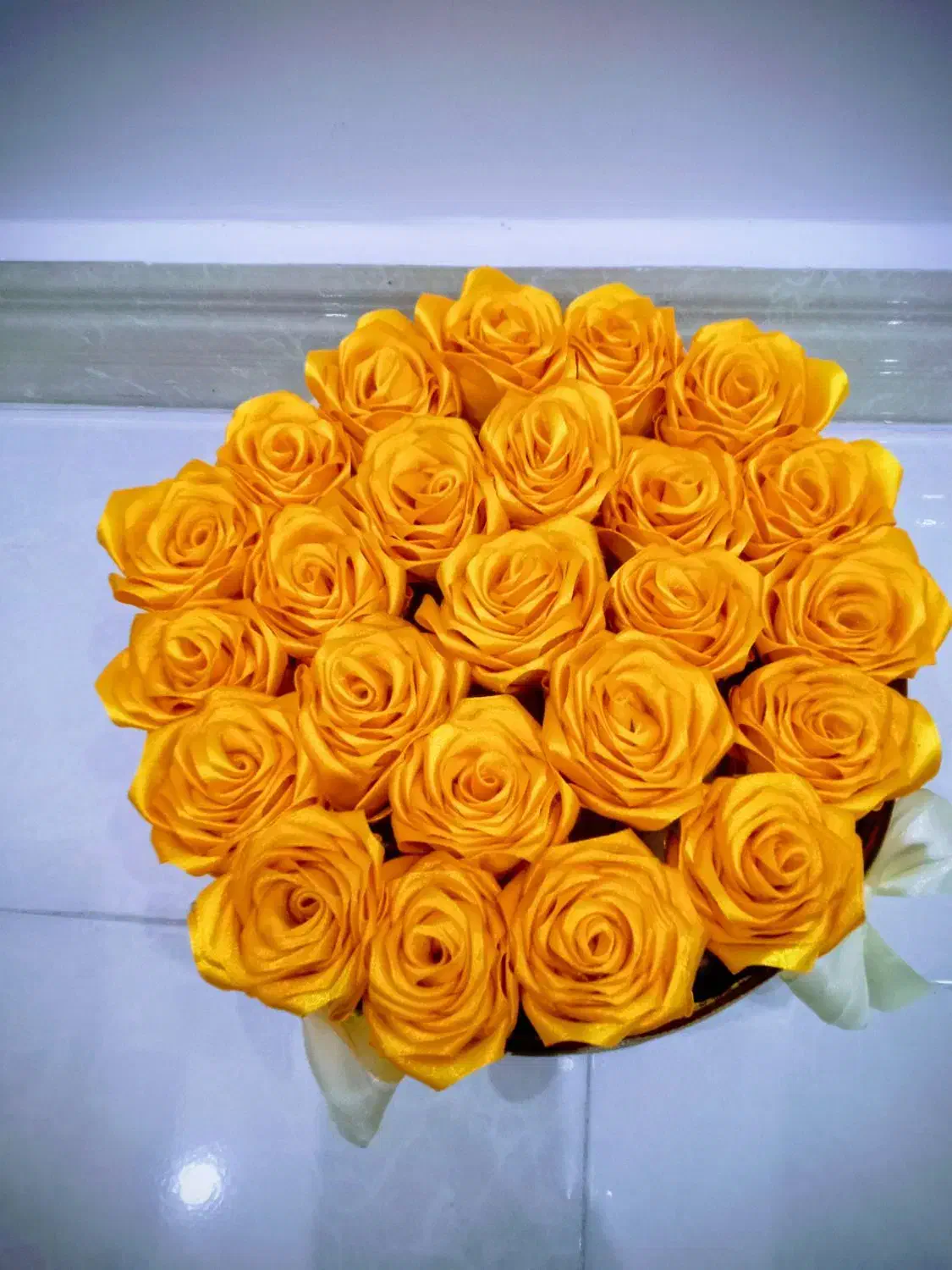 گل رز|گل مصنوعی|رشت, سعدی (تختی)|دیوار