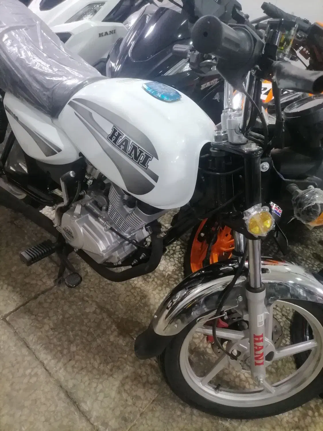 هانی 200 طرح باکسر صفر404|موتورسیکلت|اصفهان, فروردین|دیوار