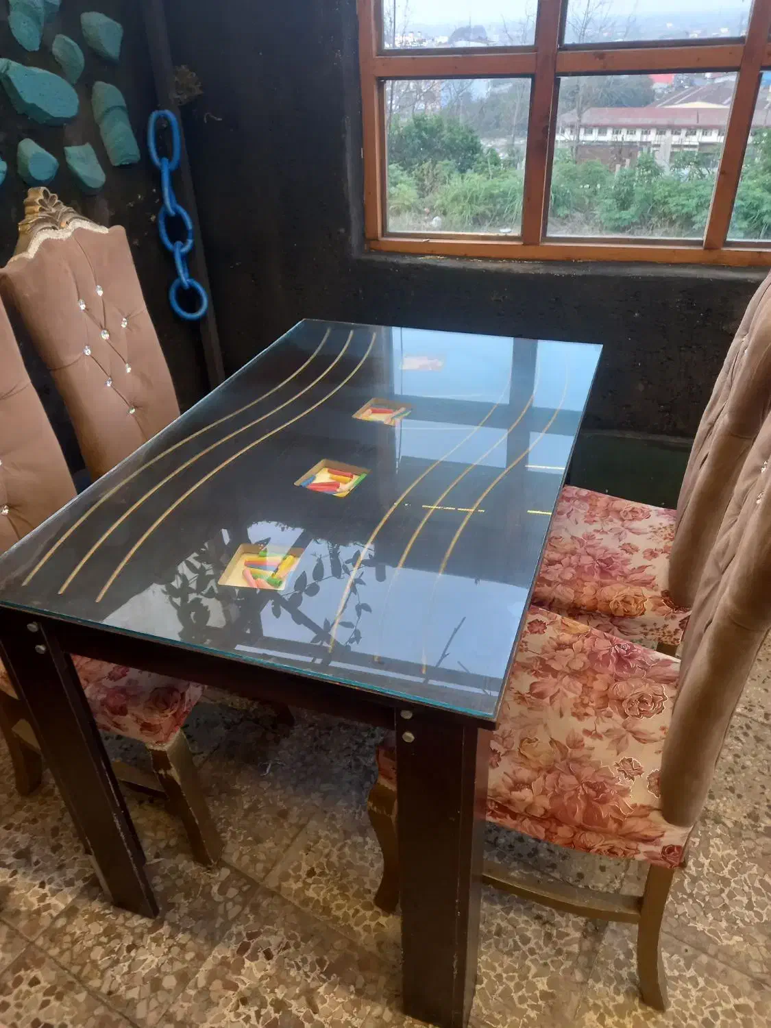 میز و صندلی نهار خوری ۴نفره کاملا سالم|میز و صندلی غذاخوری|لاهیجان, گلستان|دیوار