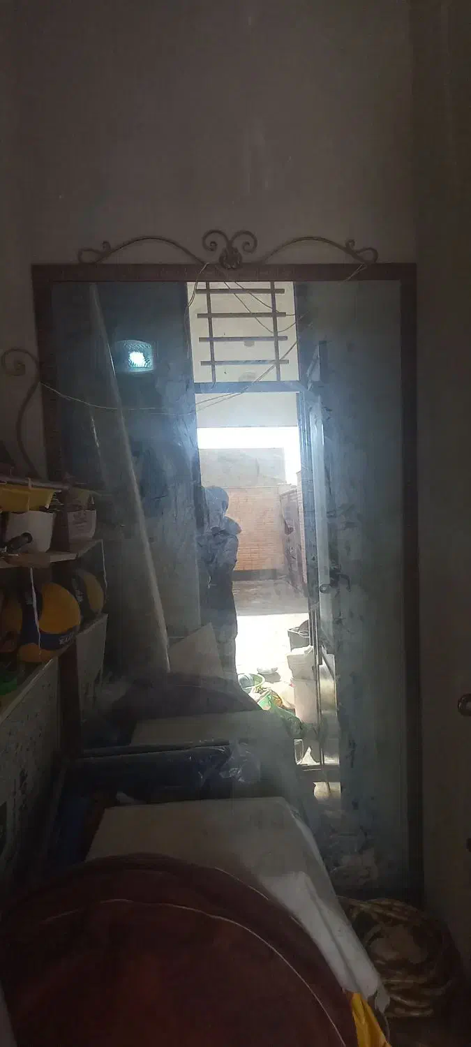 آینه|آینه|خمینی‌شهر, |دیوار