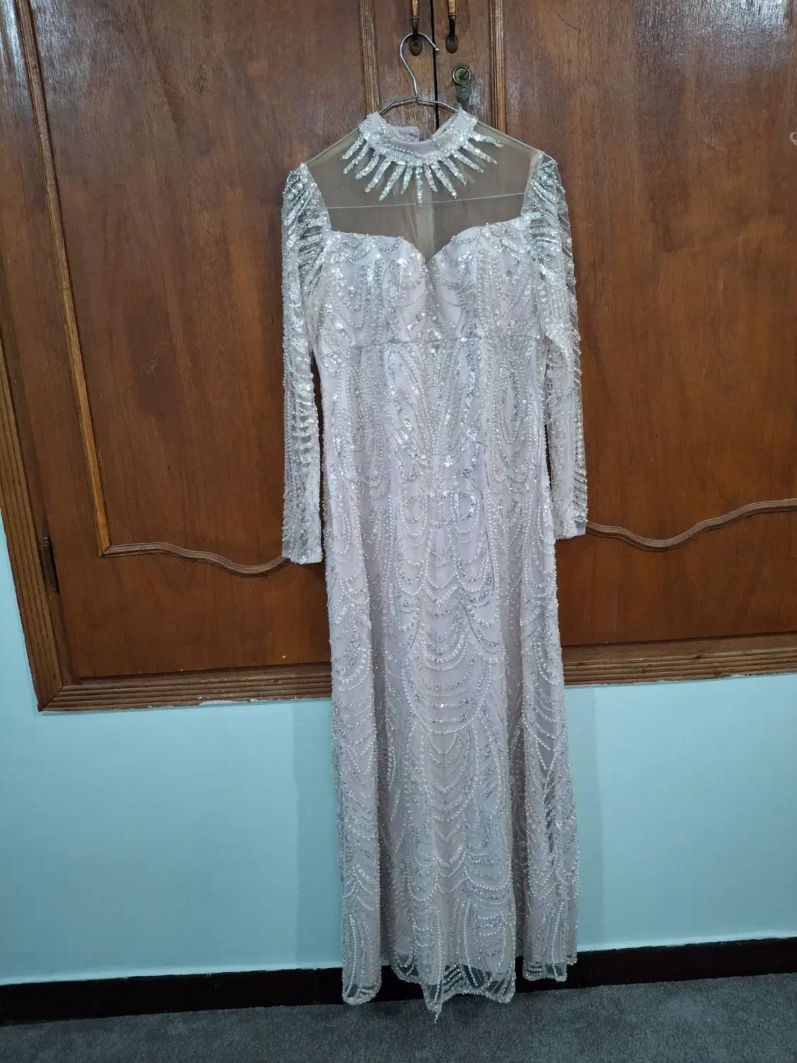 لباس مجلسی|لباس|اهواز, کوی جانبازان(دانش)|دیوار