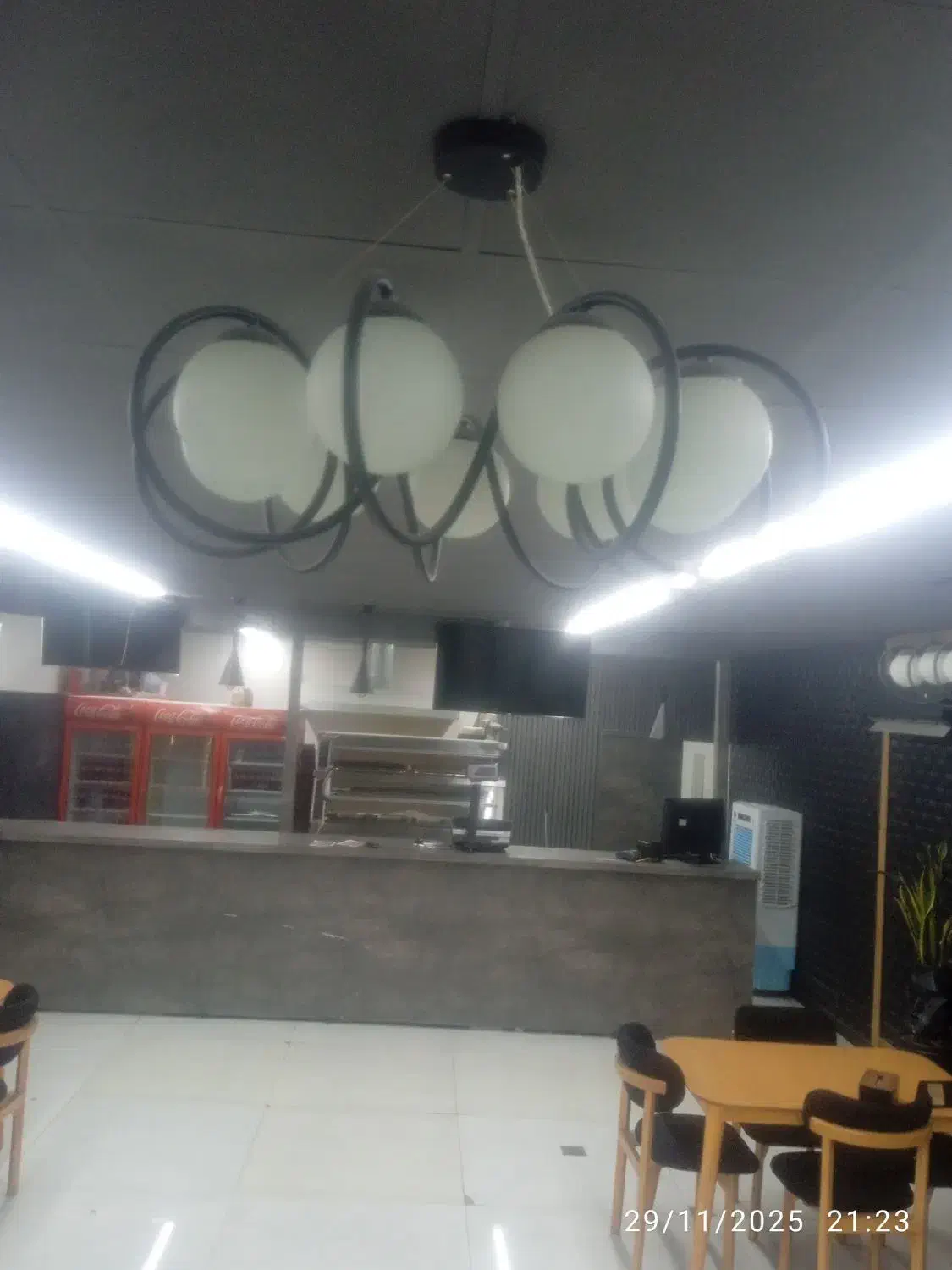 لوستر|لوستر و چراغ آویز|شیراز, هفت تنان|دیوار