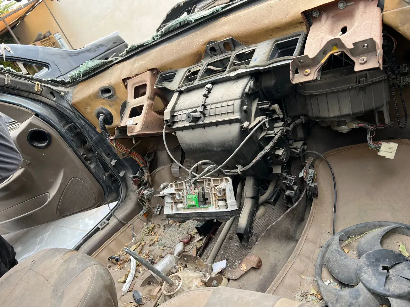 صداگیری و دمپینگ خودرو ، کم کردن اصولی صدای موتور|خدمات موتور و ماشین|اصفهان, بوستان ناژوان|دیوار