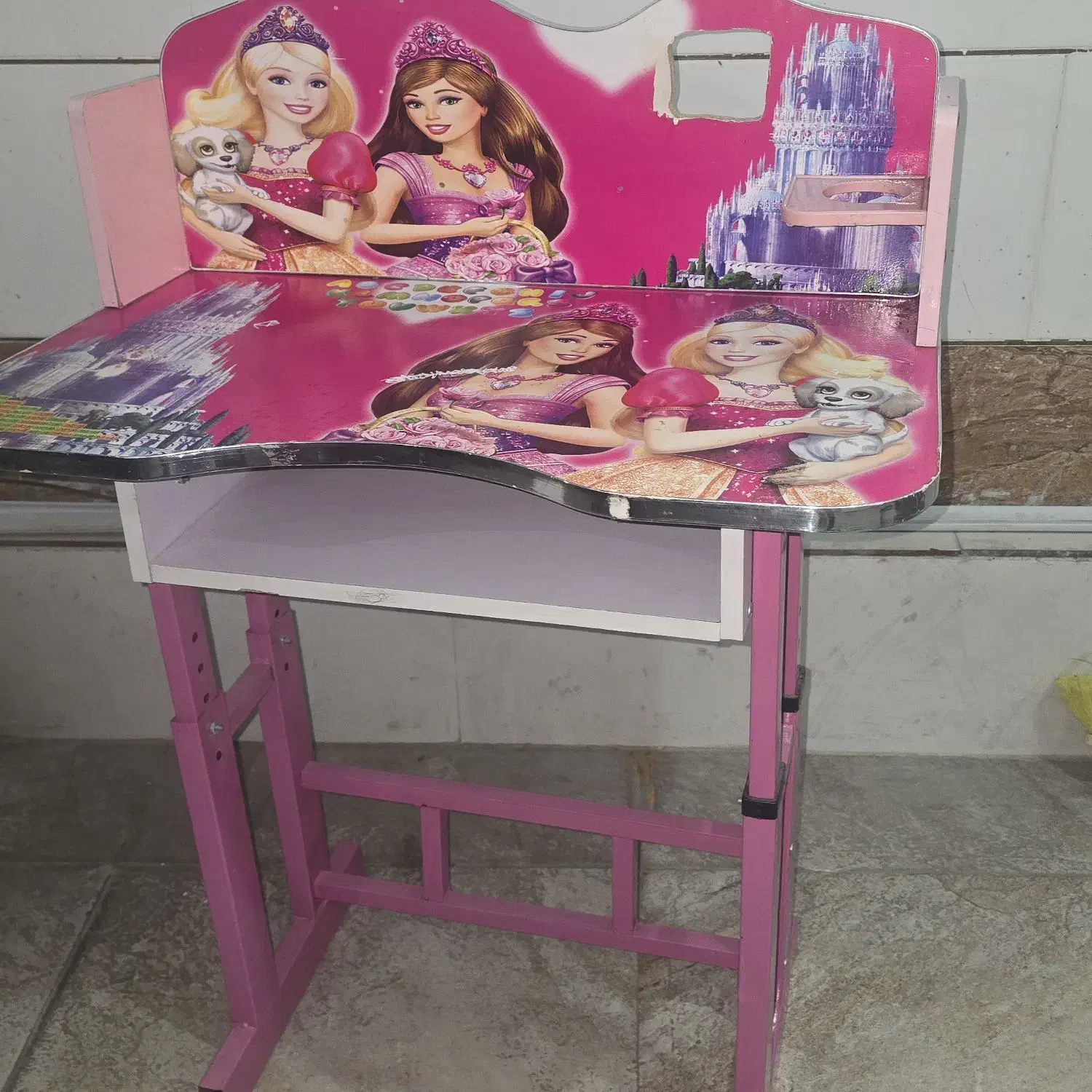 میز تحریر|میز تحریر و کامپیوتر|قره ضیاالدین, |دیوار