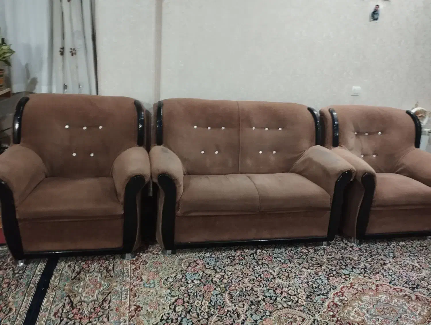فروش مبل و میزجلو مبلی همراه با یک کشو جالباسی|مبلمان خانگی و میز عسلی|کرمان, |دیوار