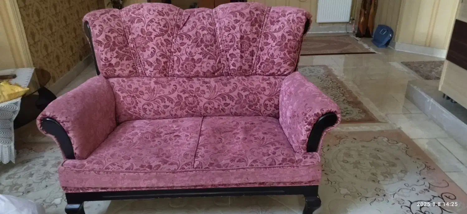 مبل|مبلمان خانگی و میز عسلی|صدرا-فارس, فاز ۱|دیوار