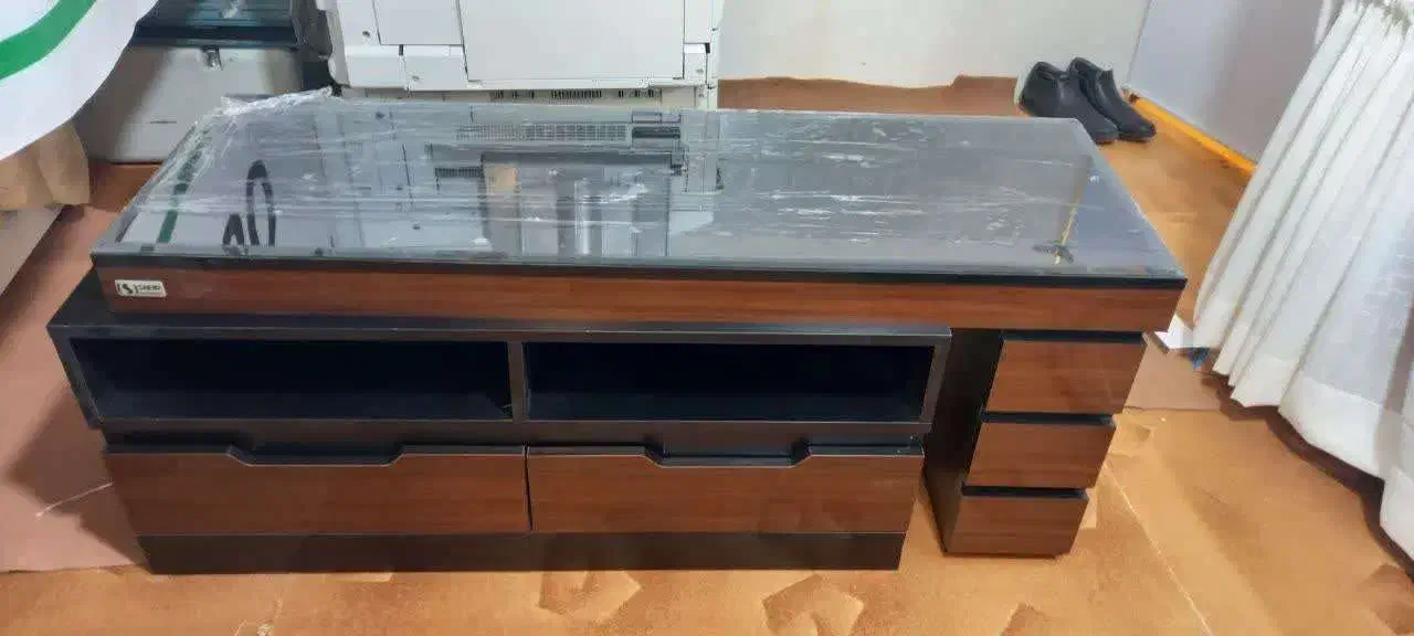 میز تلویزیون شیک و کاربردی MDF با شیشه دودی|میز تلویزیون|قم, کلهری|دیوار