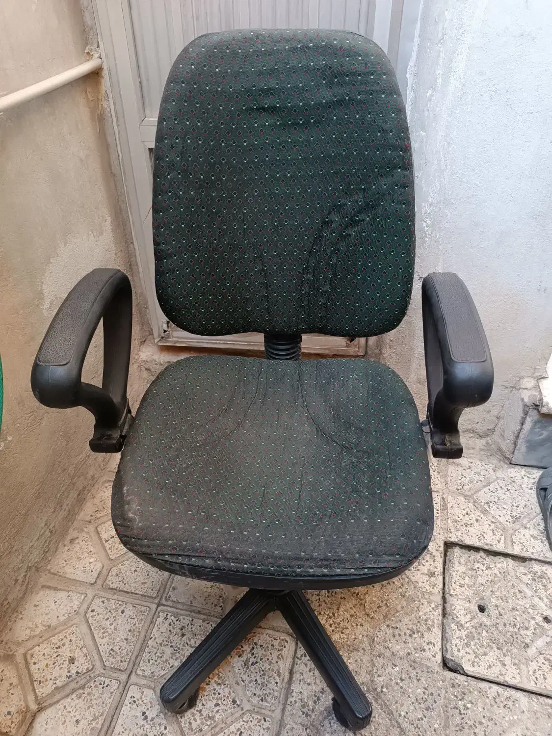 صندلی گردون|صندلی و نیمکت|تبریز, |دیوار