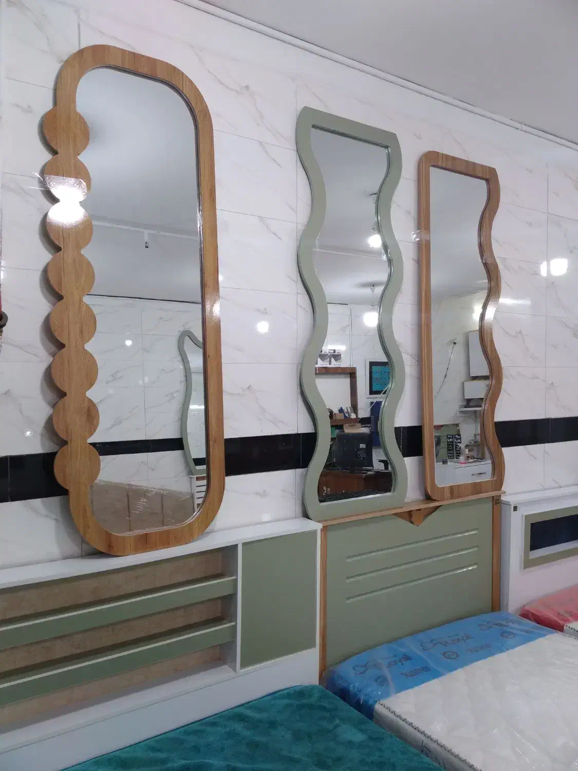 قاب آینه طرحدار|آینه|نیشابور, گنبد سبز|دیوار