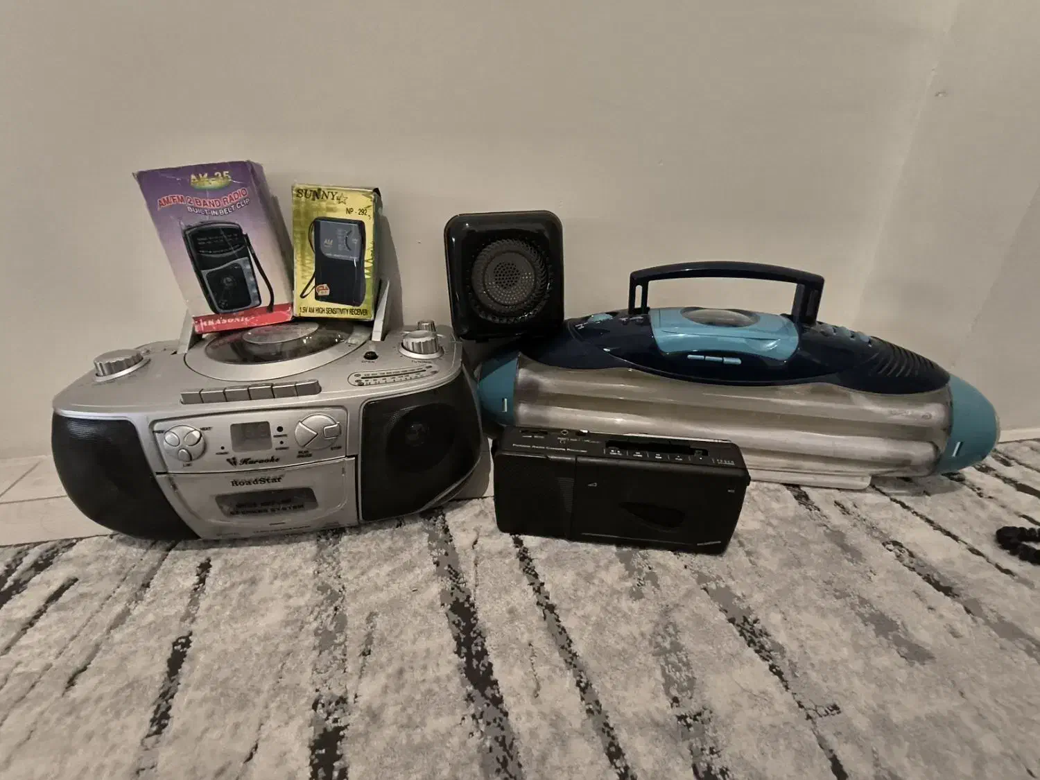 رادیو ضبط قدیمی|سیستم صوتی خانگی|همدان, |دیوار