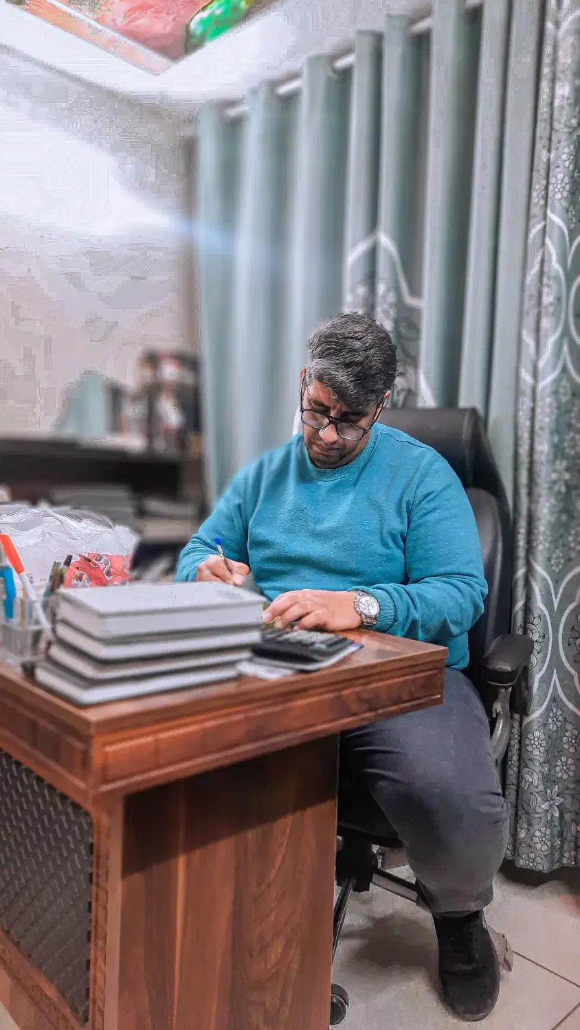 کاغذدیواری پارکت کفپوش قرنیز پوستر آینه|خدمات پیشه و مهارت|دامغان, |دیوار