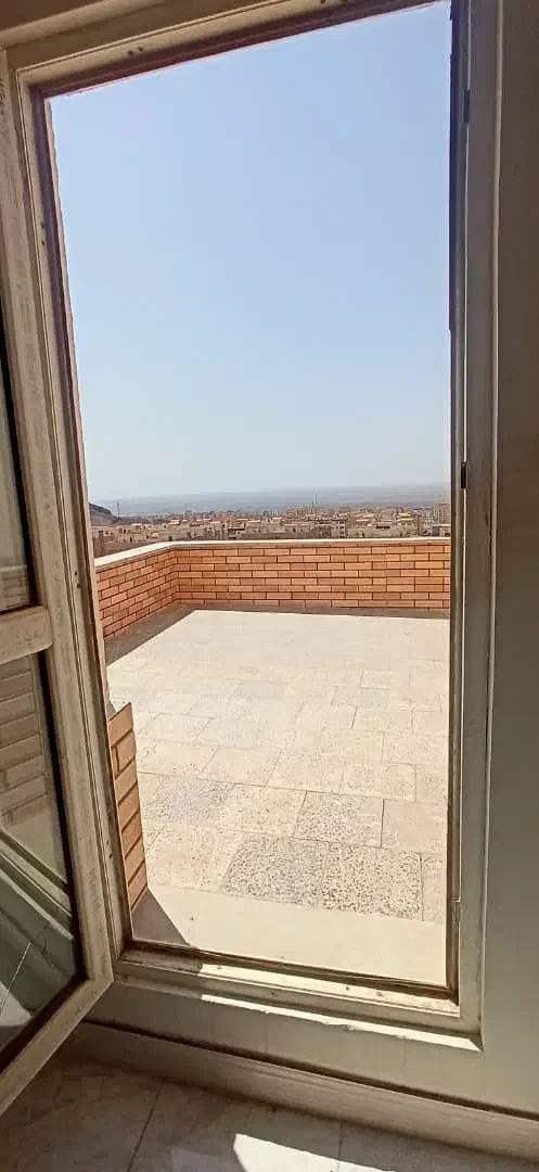 آپارتمان ۱۰۰متری با حیاط خلوت‌اختصاصی  ویو ابدی|فروش آپارتمان|پرند, فاز ۶|دیوار