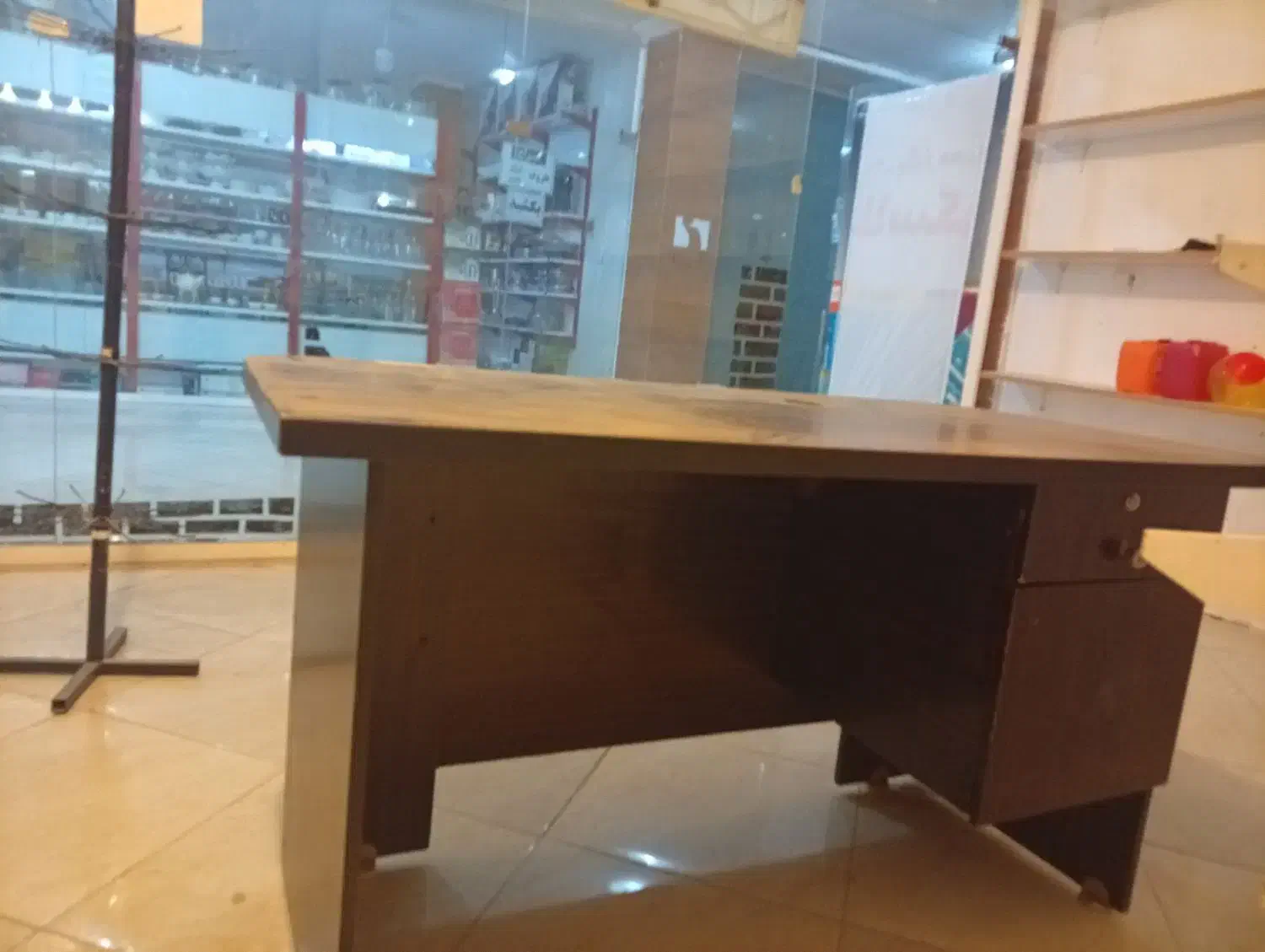 میز اداری|مبلمان اداری|گلبهار, شهر جدید گلبهار|دیوار