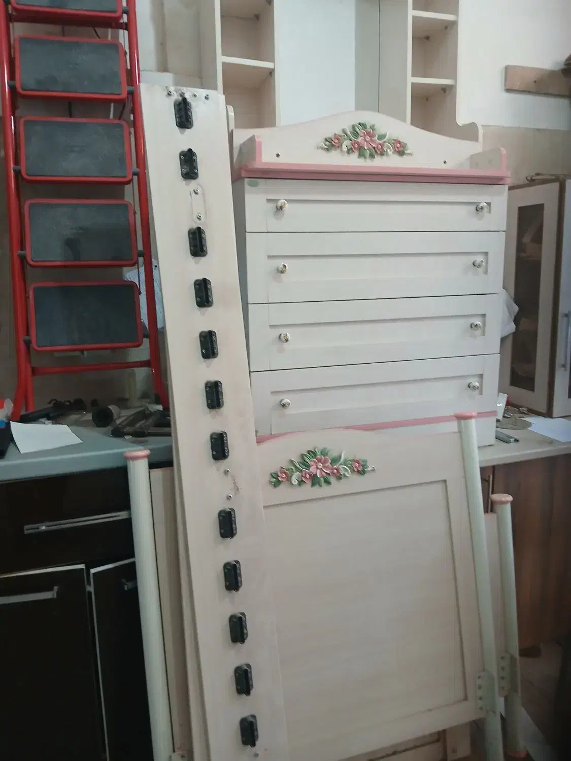 تخت.و.دراور.بچه|تخت و صندلی بچه|چهارباغ, |دیوار