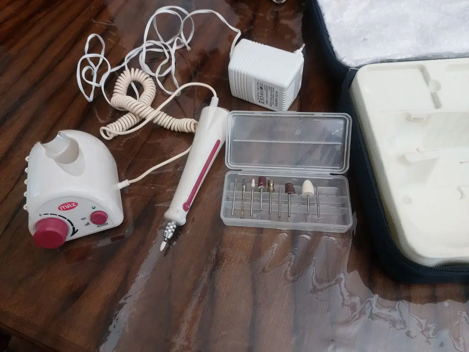 دستگاه یووی ناخن و سوهان برقی|آرایشی، بهداشتی، درمانی|تبریز, |دیوار