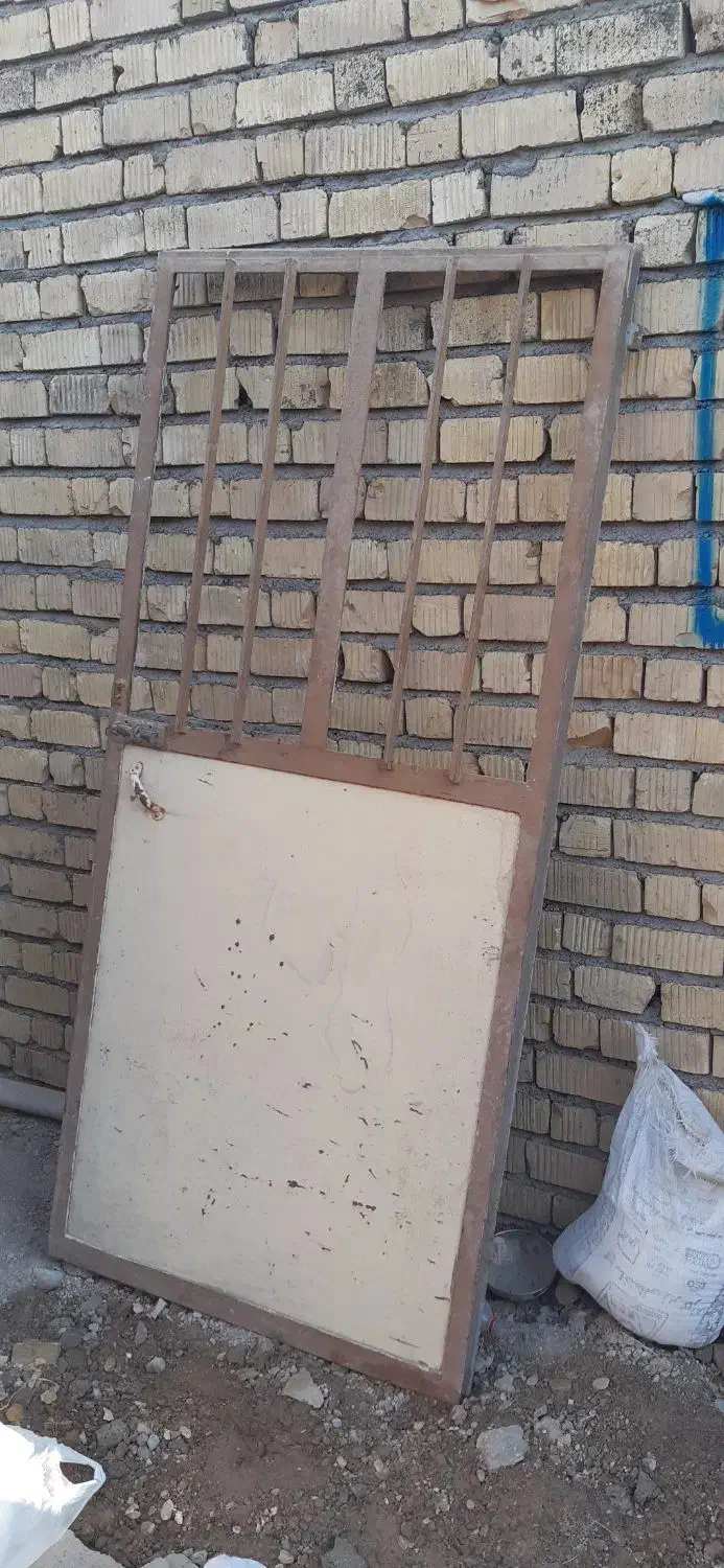 درب آهنی مخصوص درب سرپله با حفاظ|مصالح و تجهیزات ساختمان|فسا, |دیوار